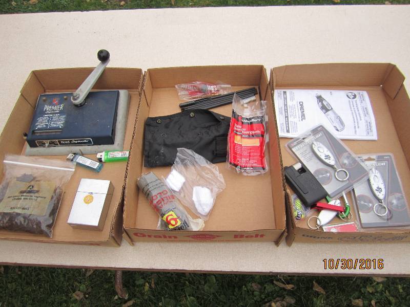 Lot of tools, cigarette roller, cas...