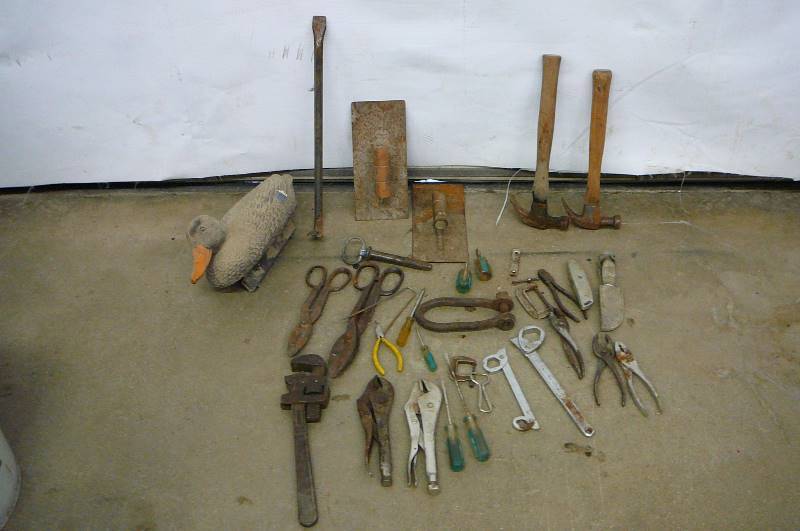 lot 7 image: Lot of Tools