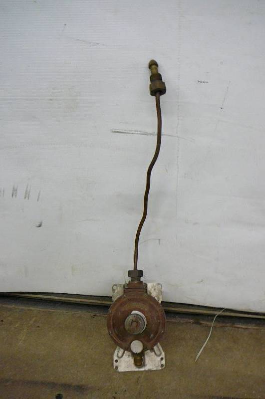 lot 8 image: Gas Regulator