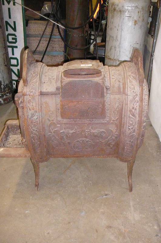 lot 19 image: Vintage Wood Stove