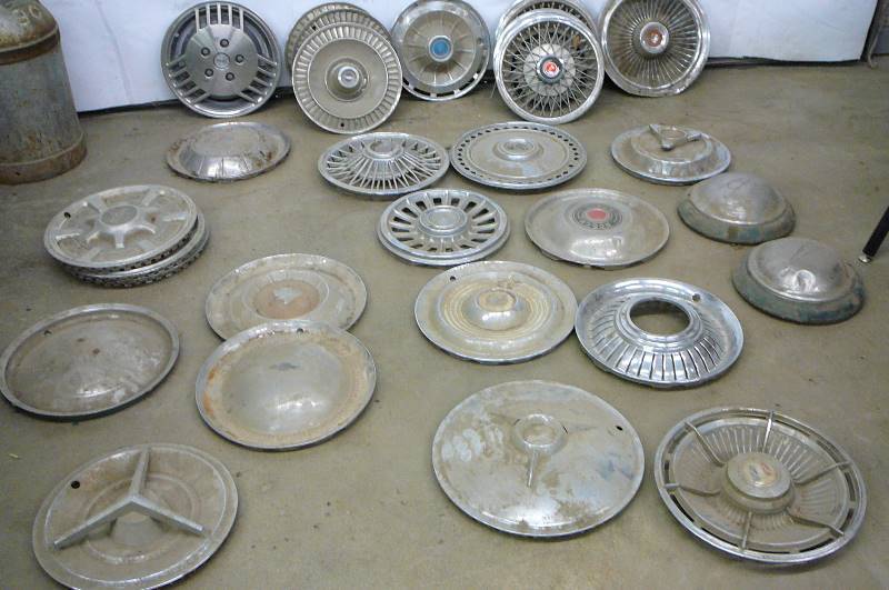 lot 36 image: Lot of Vintage Hub Caps