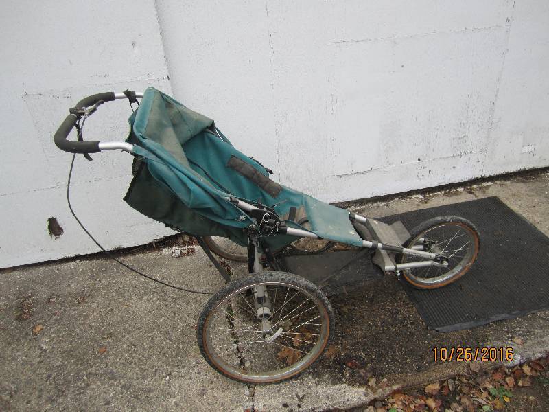 lot 37 image: Stroller...