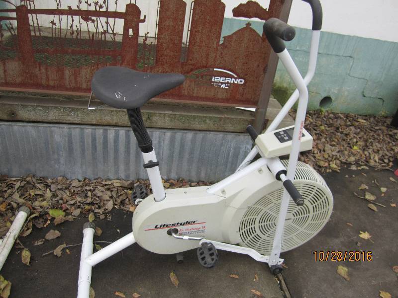 lot 42 image: Lifestyler air challenge 3A exerciz...