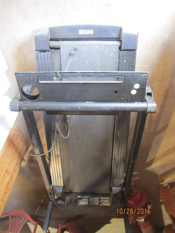 lot 45 image: Spacemaker folding electric treadmi...