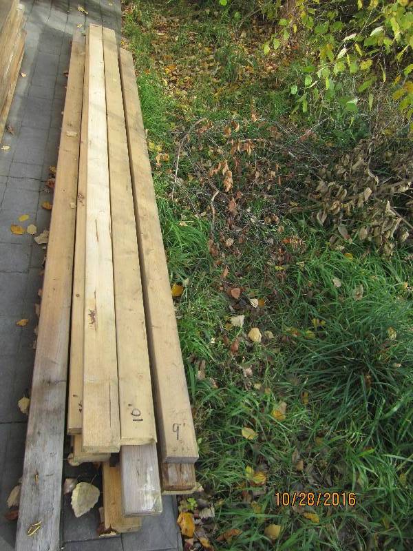 lot 56 image: Lot of 13 10 and 4 9  2x4s...