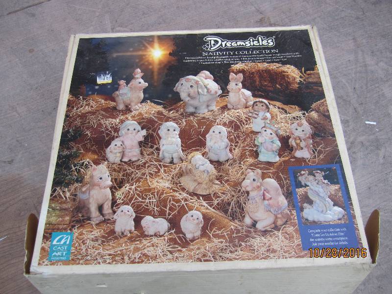 lot 70 image: Dreamsicles nativity...