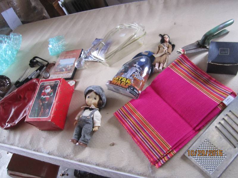 lot 87 image: Lot of vintage items...