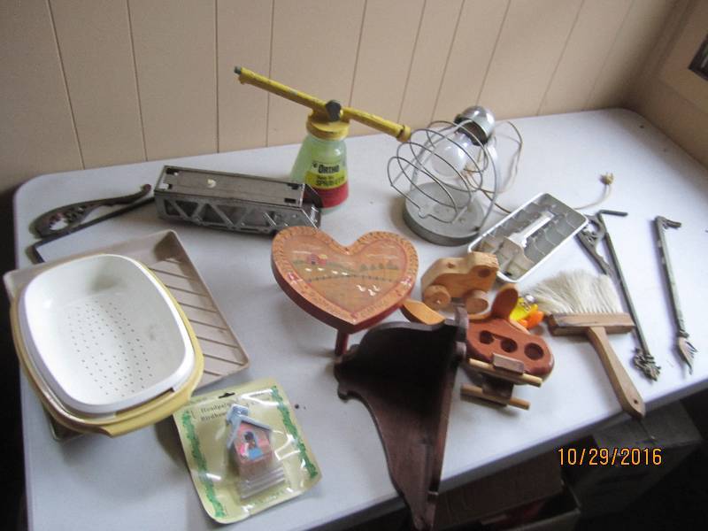 lot 94 image: Lot of vintage items...