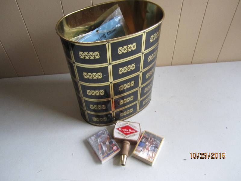 lot 100 image: Sports cards, Grain Belt beet tap h...