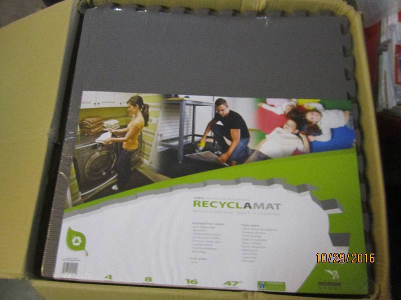 lot 109 image: New ergonomic floor matting interlo...