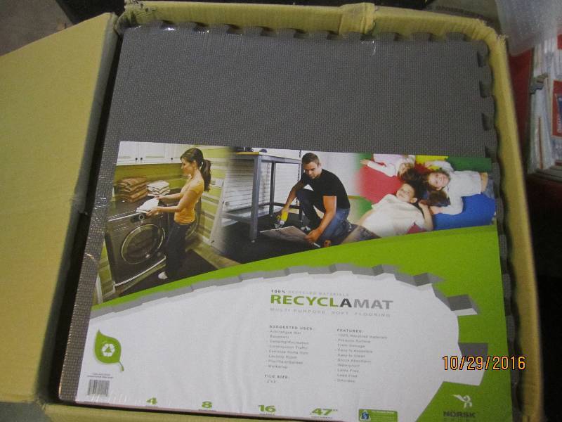 lot 111 image: New ergonomic floor matting interlo...