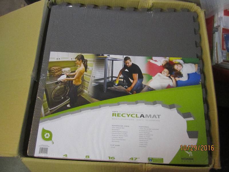 lot 112 image: New ergonomic floor matting interlo...