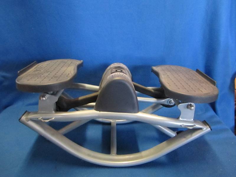 lot 153 image: Rock n roll balance workout tool...