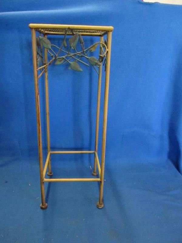 lot 160 image: Metalk stand...
