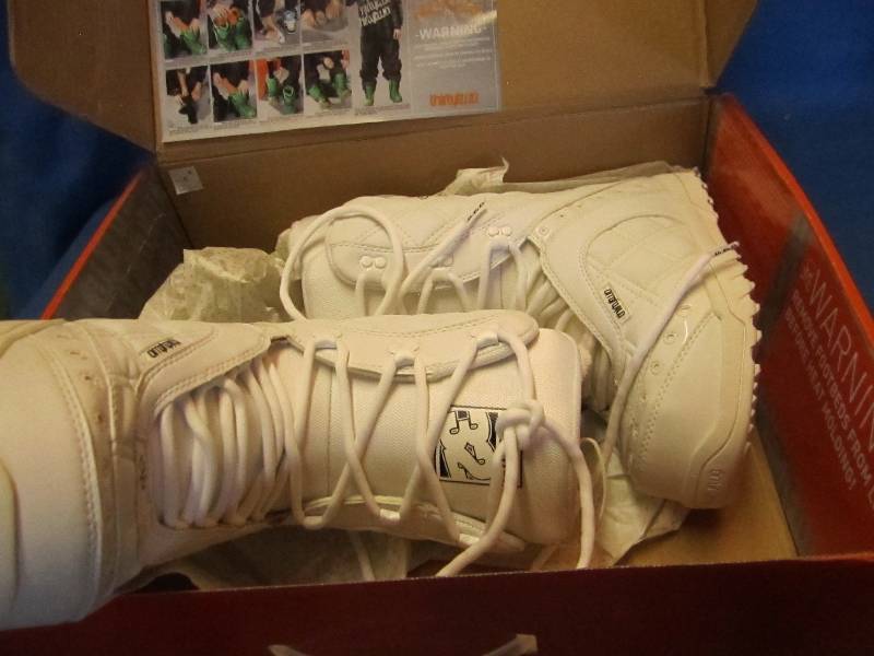 lot 177 image: Thirty two brand ski boots heat to ...