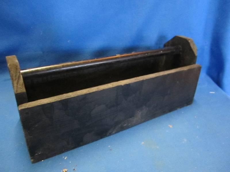 lot 195 image: Vintage toolbox...