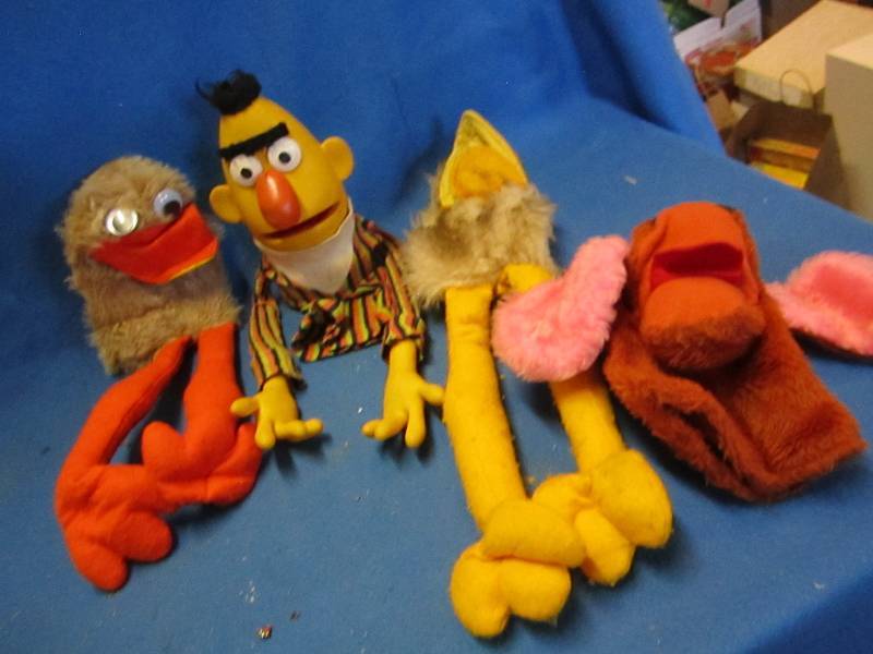 lot 212 image: 4 vintage puppets...