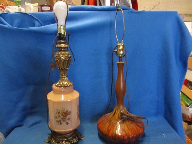 lot 215 image: 2 Vintage lamps...