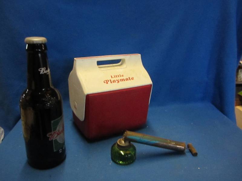 lot 235 image: Vintage sprayer, Budweiser collecto...