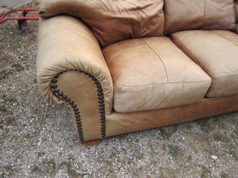 lot 254 image: Genuine leather couch and love seat...