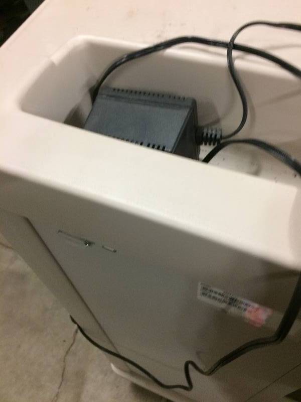 lot 23 image: Lionville 600 Mobile Crash Cart Medical Supply Cart With Wheels Great For The Garage Crafters Beads Etc No Key It Can be Ordered For Five Dollars Great Condition