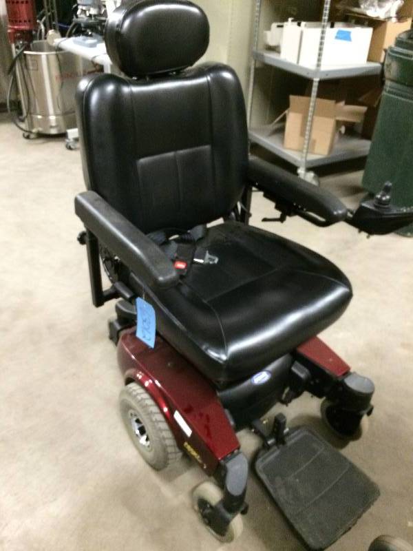 lot 67 image: BIG WOW RETAILS NEW $5000 EXCELLENT WORKING CONDITION INVACARE PRONTO M51 CANDY RED PEARL COLOR