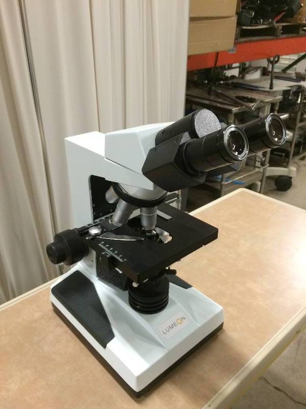 lot 52 image: Lumeon H600 Binocular Microscope with 3 Objective - Super Condition