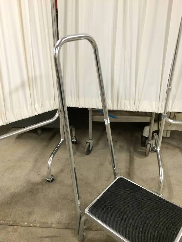lot 35 image: Retails New $100 Brewer 11220 - Industrial Chrome Plated Step Stool with Handrail Stainless Look Footstool Non Skid Rib Rubber Platform Stepstool - Needs Reinforced Rubber Feet