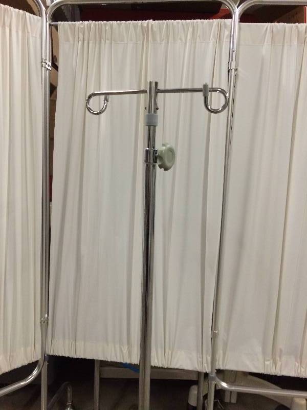 lot 33 image: High Quality Five-Leg IV Pole 2 Rams Horn Hook - Load Capacity 45lbs - Super Condition