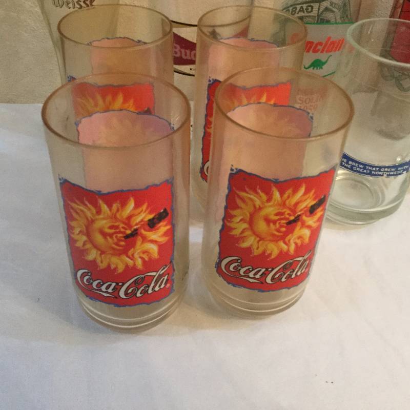 lot 2 image: 14 Beer Glasses