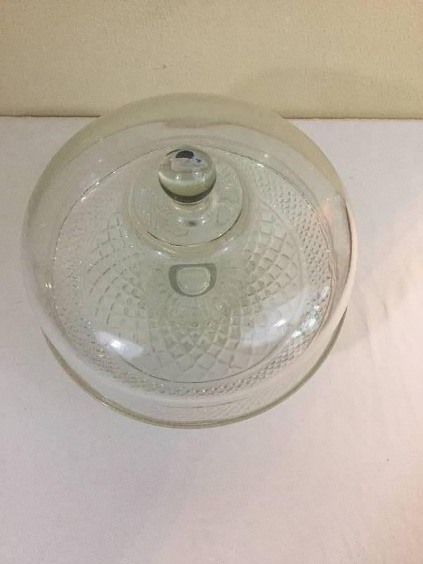 lot 6 image: Glass cake Stand