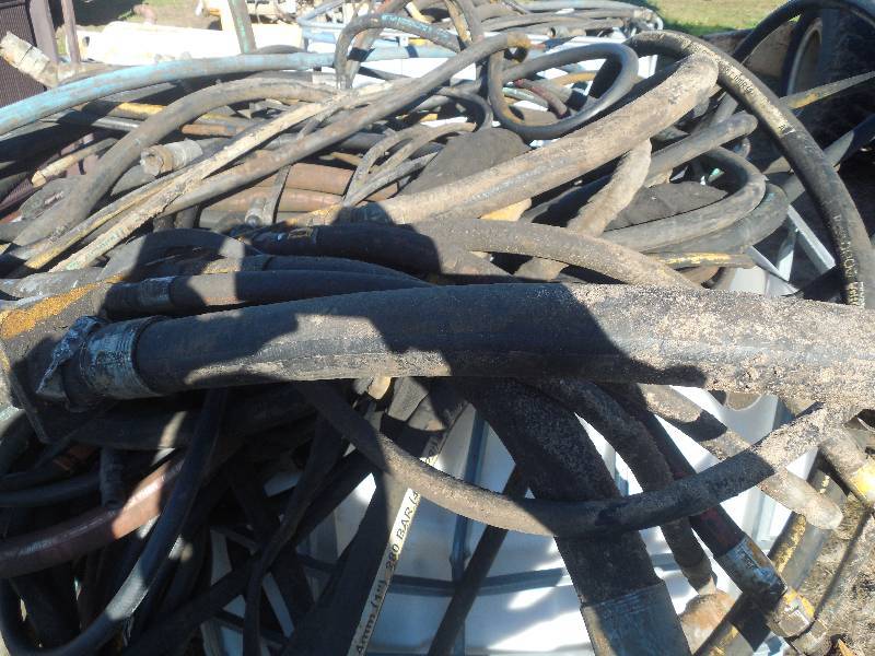 PALLET LOT OF HYDRAULIC HOSES