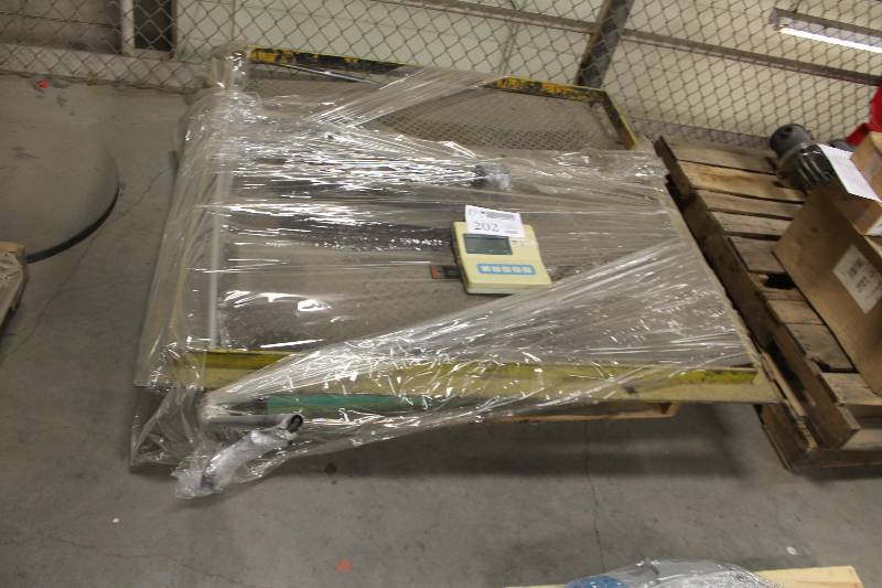 lot 202 image: Digi Matex Industrial Digital Scale