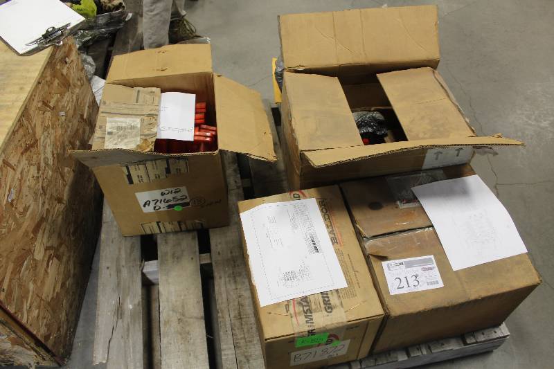 lot 213 image: Pallet Lot of Durt Tracker Arms Cleaning Element Arms & Not Durt Tracker Assorted Valves