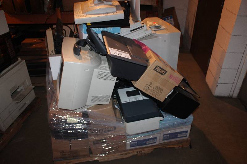 lot 245 image: Pallet Lot of Computer Monitors