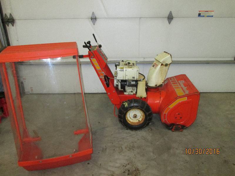 lot 3 image: Simplicity 8HP Snowblower, Snow Shi...