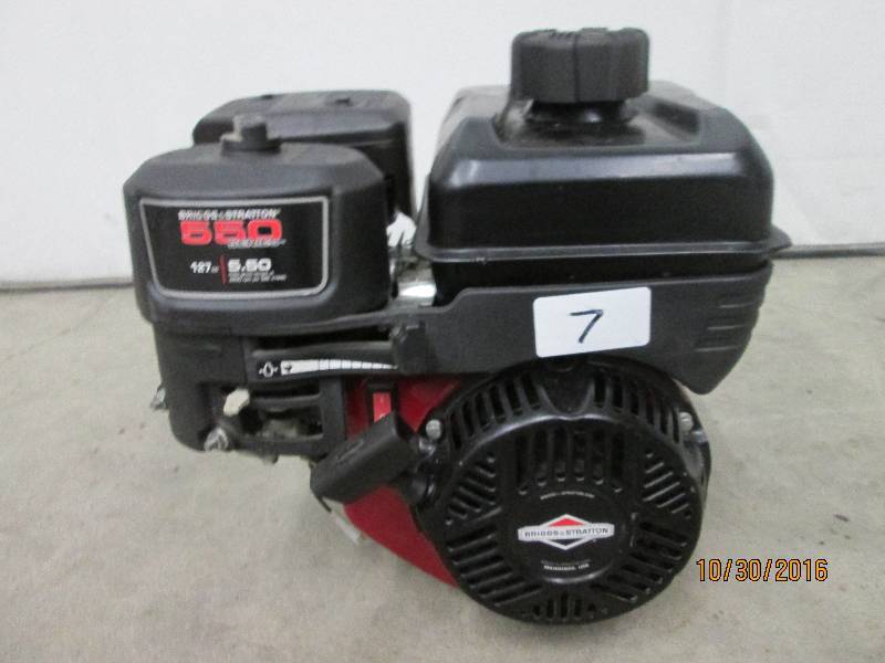 lot 7 image: Briggs & Stratton Model 550 Motor, ...
