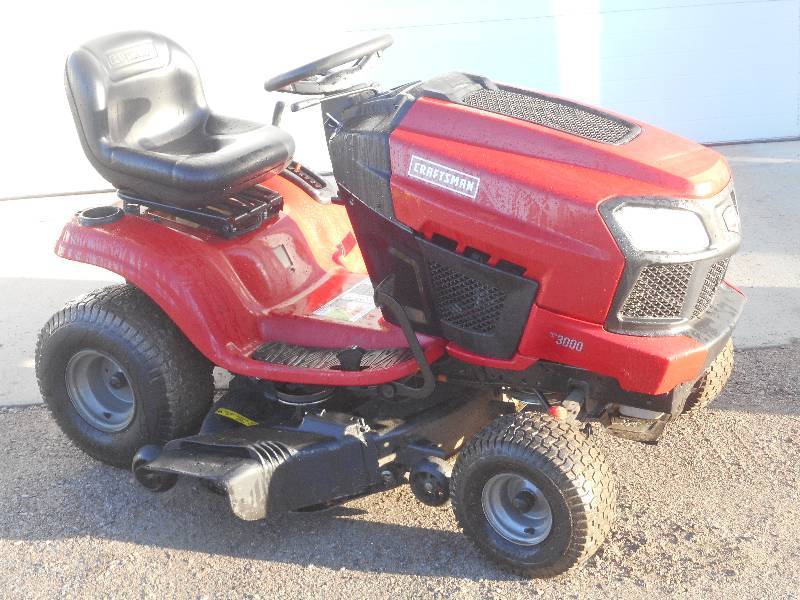 Craftsman T3000 Lawn Tractor Brigg LE November Lawn Snow