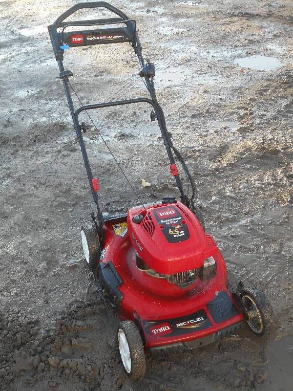 lot 7 image: Toro Recycler Personal Pace 21 Law...
