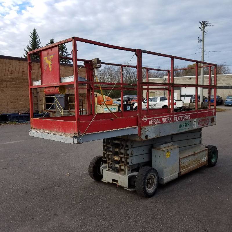 lot 44 image: Mayville 2548HT Scissor LIft