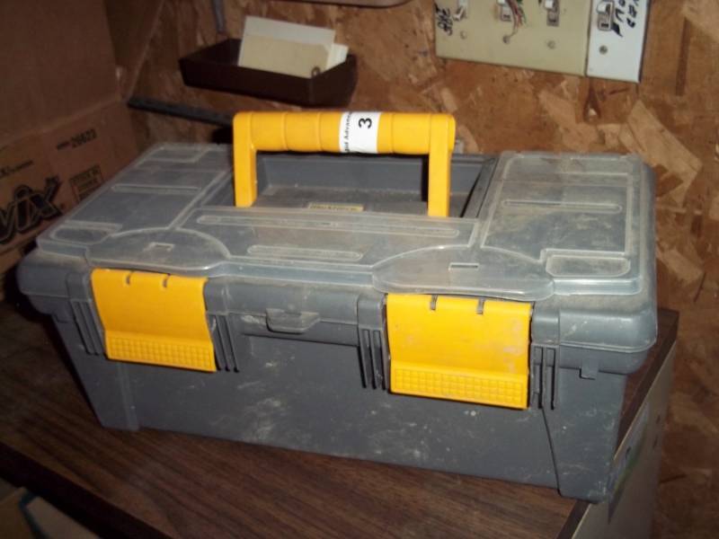 lot 3 image: Tackle box with tackle
