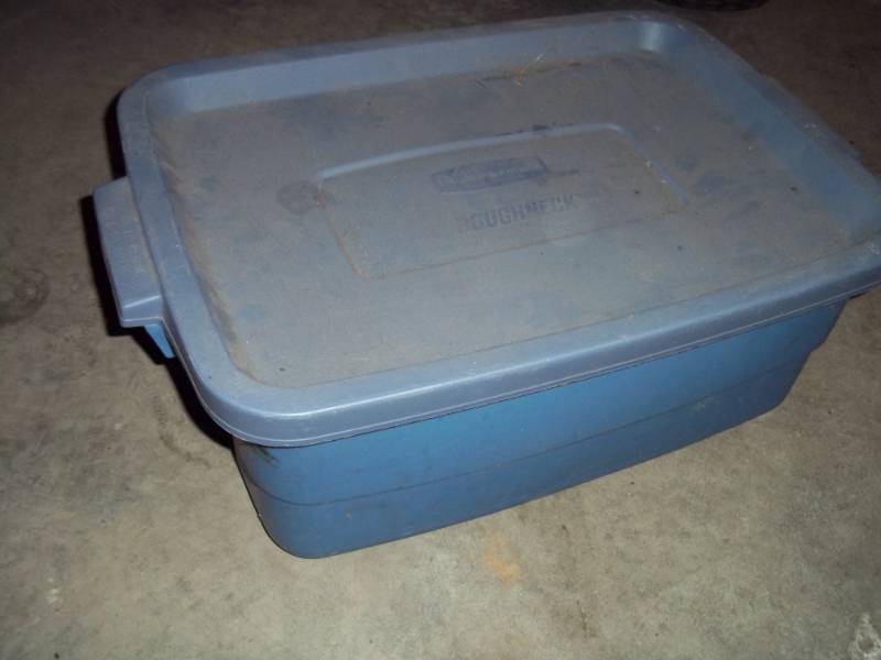 lot 13 image: Blue Tote with cover
