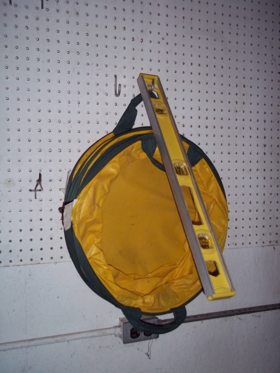 lot 21 image: Leaf Basket, 2 ft level