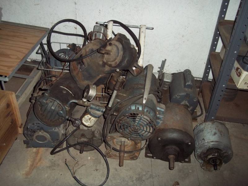 lot 27 image: Large Lot of electric motors aprox. 12