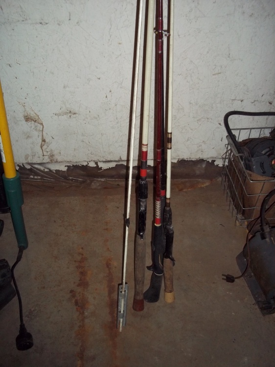 lot 33 image: Lot of fishing rods