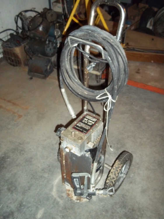 lot 35 image: .75 hp Paint Sprayer