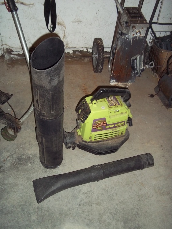 lot 37 image: Super Blower Vac