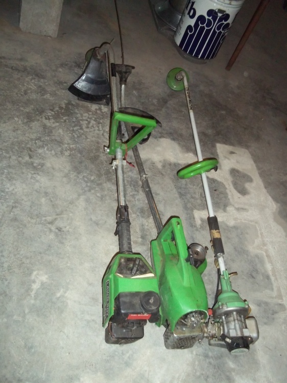 lot 39 image: Lot of 3 Lawn Boy gas trimmers for parts or repair