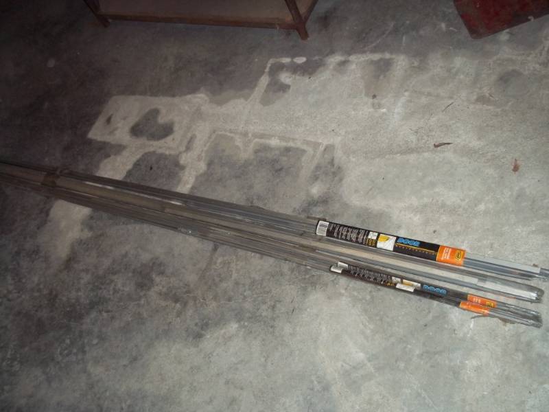 lot 42 image: Door weather stripping in package