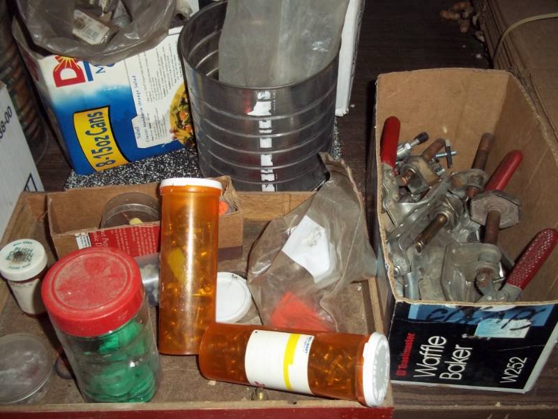 lot 60 image: Lot of Misc galvanized, copper and pvc fittings, valves, bathroom plumbing
